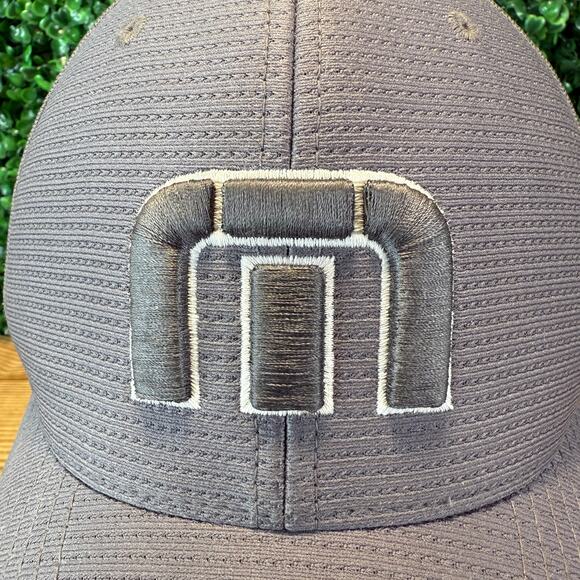 Travis Mathew Golf Hat Cap Uniflex Fit Sz Large XL Gray White Embroidered Logo - Picture 7 of 8